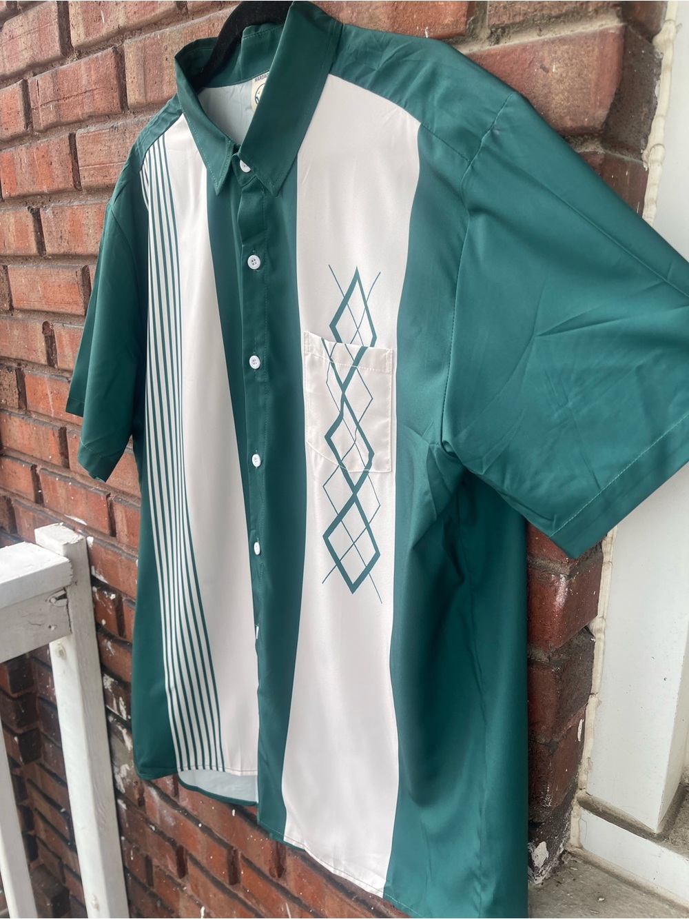 Men's Button-Down Bowling Shirt with Geometric Detail Size L